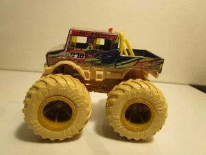 Mattel Hot Wheels Monster Truck El Segundo 878 California Mercedes Benz- - Imagen 1 de 4