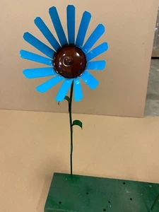 Pick a color recycled metal flower garden stake yard art lawn ornament 18" tall - Picture 1 of 7
