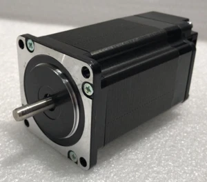 ✅ B&R SCHRITTMOTOR 80MPD5.300S014-01 REV. D0 - Bild 1 von 7