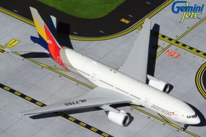 GEMINI JETS ASIANA AIRLINES BOEING B777-200ER 1:400 DIE-CAST GJAAR1367 IN STOCK - Picture 1 of 3