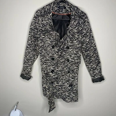 Sandro Studio 女式黑色白色动物印花斑马风衣,尺寸 M — 第 1/4 张图片