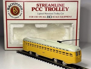 Bachmann 62946 Streamline PCC Trolley Yellow Livery - HO Scale - Lighted - Boxed - Picture 1 of 13