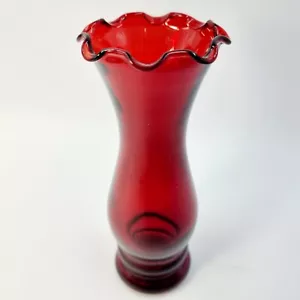 VINTAGE ANCHOR HOCKING ROYAL RUBY RED GLASS VASE IN PERFECT CONDITION 6" TALL - Picture 1 of 23