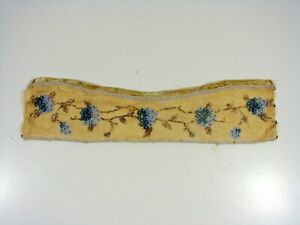 Ancien Collier Dentelle - tissu bleu