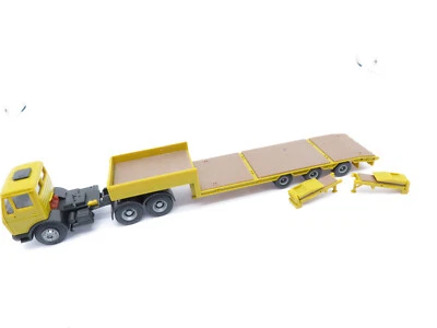 313HO /194 - Kibri H0 - Mercedes Plattform Tieflader ocker - top - Bild 1 von 4