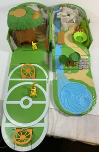 2020 Pokemon Carrying Case Backpack Green Plastic Toyset Two Figures - Picture 1 of 11