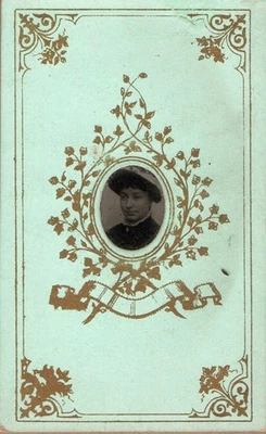 TINTYPE CDV PORTRAIT OF LADY, DECORATIVE FLORAL MOUNT VICTORIAN FASHION #D4375 - Image 1 of 2