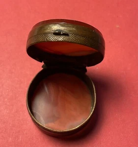 Eine Vintage schottische Pille/Schnupftabakbox. Beide Enden sind mit Achat geschmückt. - Bild 1 von 7