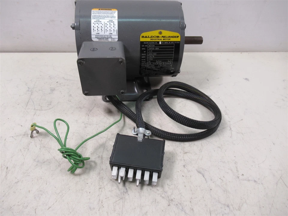 Baldor Reliance Industrial Motor M3104 1/3 HP 1725 RPM 56Hz 3 Phase 34F06-884 - Image 1 of 4