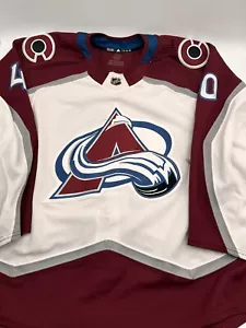 Alexander Georgiev Colorado Avalanche 2023/24 Spiel abgenutzt 3er Set Trikot - Bild 1 von 5