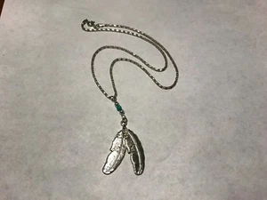 Silver Tone Feather Fashion Necklace 20" Chain - Picture 1 of 2