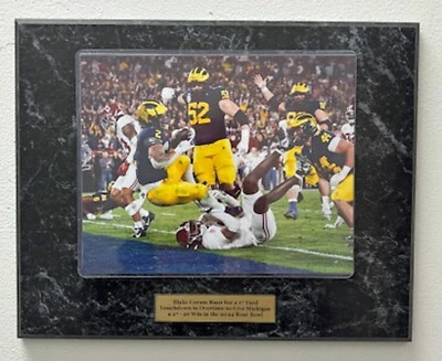 Michigan Wolverines 2024 Rose Bowl Champions Blake Corum placa con placa de identificación Eng Foto 1 de 4