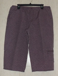 EXCELLENT WOMENS Columbia Sportswear PURPLE W/ FLORAL CARGO CAPRIS SIZE L - Picture 1 of 3