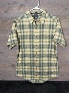 Sherpa Adventure Gear Men Short Sleeve Button Up Shirt Medium Green Plaid UPF 40 - Picture 1 of 4
