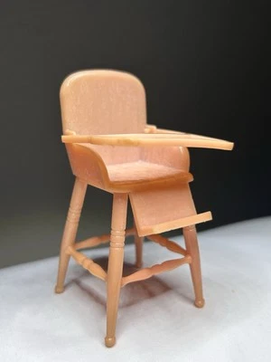 Silla alta Renwal vintage n.º 30 muebles rosas para casa de muñecas Foto 1 de 4