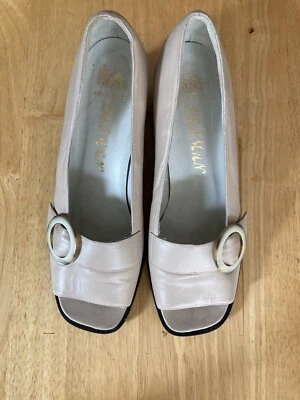 Delman Italy Made Women’s 9.5M Beige Leather Peep Toe Block Heels - Image 1 of 4