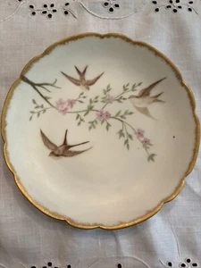 "Plato victoriano Swallow Martins flores pintado a mano de 7"" Haviland & Co Limoges" - Imagen 1 de 9