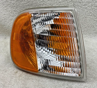 Lente de luz de señal de giro marcador esquina derecha pasajero Ford F150 F250 350 97-03 Foto 1 de 4
