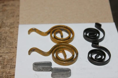 MUELLES DE CERRADURA DE PUERTA ESSEX 1931-1932, GUARDIANES, RESORTES REMOTOS Foto 1 de 2