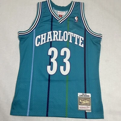 Camiseta deportiva de baloncesto Charlotte Hornets Mitchell & Ness mediana NBA SWINGMAN Alonzo M Foto 1 de 4