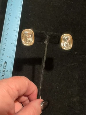 Lindos brincos de cristal Swarovski grandes com ferragens em tom dourado, marcados - Imagem 1 de 4