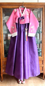 XL Koreanisches Trachtenkleid Hanbok Seide Rosa Jacke Lila Rock Weiß Bündchen - Bild 1 von 24