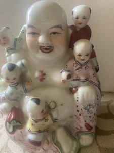Buda feliz riendo asiático chino con escalada niños porcelana vintage - Imagen 1 de 12