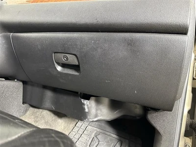 TAHOE     2007 Glove Box 2483760 - Изображение 1 из 4