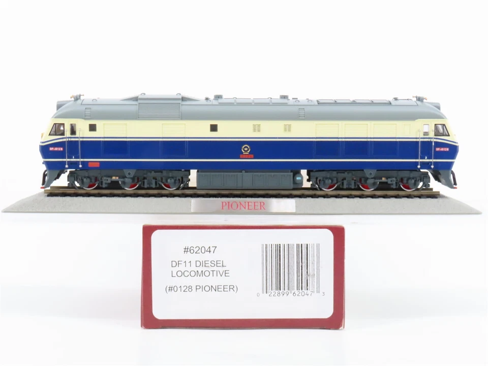 HO Scale Bachmann 62047 CR China Railway DF11 Diesel #0128 "Pioneer" - DCC Ready - Image 1 of 4