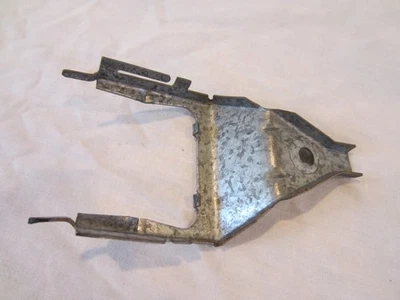 Soporte de altavoz Buick Dash 68-72 GS Skylark 68-70 Electra Lesabre Wildcat, USADO Foto 1 de 4