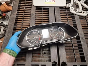Skoda Superb MK3 B8 2.0 Diesel TDI Tacho Kombiinstrument 3V0920941 - Bild 1 von 14