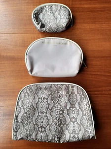 ADRIENNE VITTADINI SET OF 3 DOME MAKE UP BAGS NEW WITHOUT TAGS - Picture 1 of 7