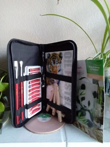 Royal & Langnickel Oil Pastel Essentials Keep N' Carry Set Art Kit on the go - Picture 1 of 5