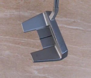 WOMENS CLEVELAND HUNTINGTON BEACH SOFT # 11 PUTTER 32" INCH RIGHT HANDED - Picture 1 of 7