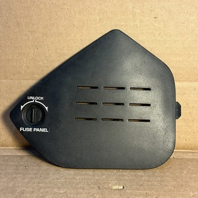 Chevrolet Corvette C4 1994-1996 tablero fusible lateral panel cubierta de puerta 10257360 Foto 1 de 4