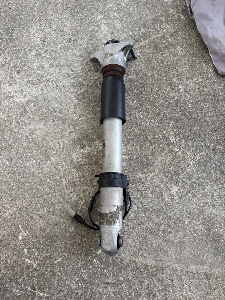 Amortiguador trasero derecho BMW M3 M4 2022 2023 Competition Foto 1 de 4