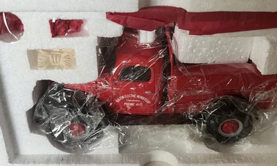 Camión utilitario Dodge Power Wagon primera marcha escala 1/30.  Walton Electric. Foto 1 de 3