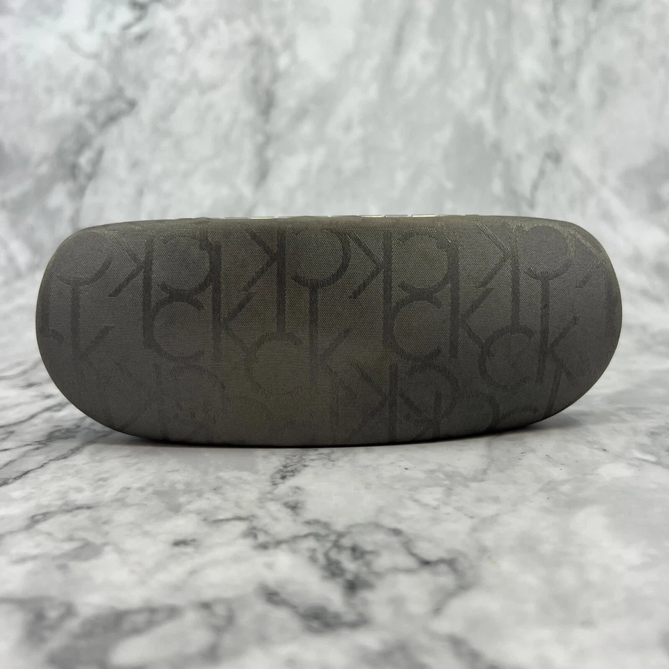 Óculos de sol Calvin Klein Signature cinza estojo rígido - Imagem 1 de 4