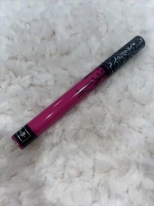 Lápiz labial líquido eterno Kat Von D BAMBI DETRÁS DEL ESCENARIO descontinuado talla completa - Imagen 1 de 4