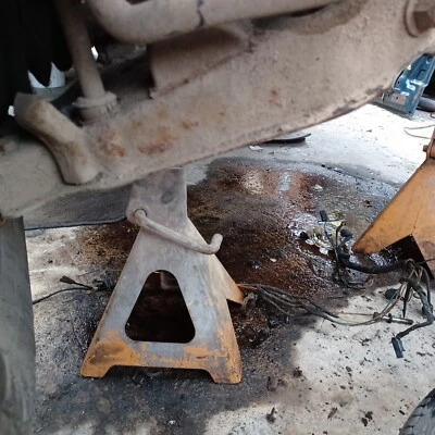 Brazo de control inferior delantero 83 Nissan pasajero 720 se adapta a 83 4x4 camioneta Datsun Foto 1 de 4