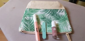 4 tlg Set 2x Nagelpflege Douglas 1x Yves Rocher Nagellack 1x kosmetiktasche NEU - Bild 1 von 11