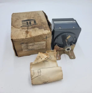United Electric J302D Pressure Controller 15A 125/250V Range 0-250 PSI Model 270 - Picture 1 of 17