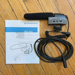 ~ Microphone fusil de chasse compact Sennheiser MKE 400 monté pour appareil photo ~ - Photo 1 sur 2