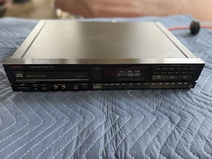 Luxman D-117 High-End CD Player – Made in Japan – No Remote - Rare And Unique - Picture 1 of 9