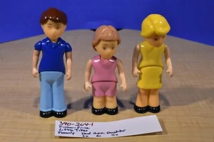 Casa de muñecas Fisher Price Little Tikes de colección familia de tres (390-204-1) - Imagen 1 de 5