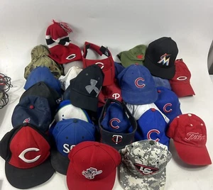 Lotto di cappelli vintage collezione in varie misure snapback, montati, visiere. - Foto 1 di 8