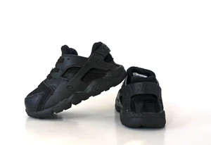 KINDER SCHWARZ NIKE HUARACHE SCHUHE BABY JUNGE MÄDCHEN GRÖSSE 8C NIKE SNEAKER 704950-016 - Bild 1 von 11