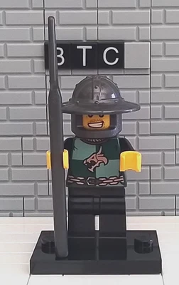 LEGO Castillo 7948 Reinos - Cuartos de Caballero Dragón, ¡Minifigura de dientes desnudos! Foto 1 de 4