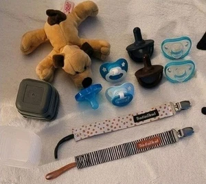 Lot Of 30 Baby Pacifiers, Teethers WubbaNub, Nuby, Aspirator, Spoons, Bowl, Etc - Picture 1 of 8