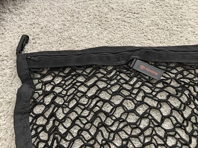 Задняя грузовая сетка для багажника 2023 Toyota Corolla GR от оригинального производителя (см. фотографии) - Изображение 1 из 3